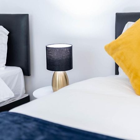 Three Bedroom Apartment- One Choice Stays Serviced Accommodation- Jewellery Quarter Бірмінгем Екстер'єр фото