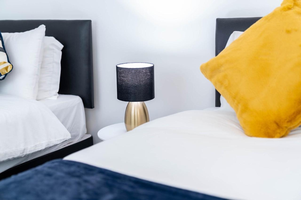 Three Bedroom Apartment- One Choice Stays Serviced Accommodation- Jewellery Quarter Бірмінгем Екстер'єр фото