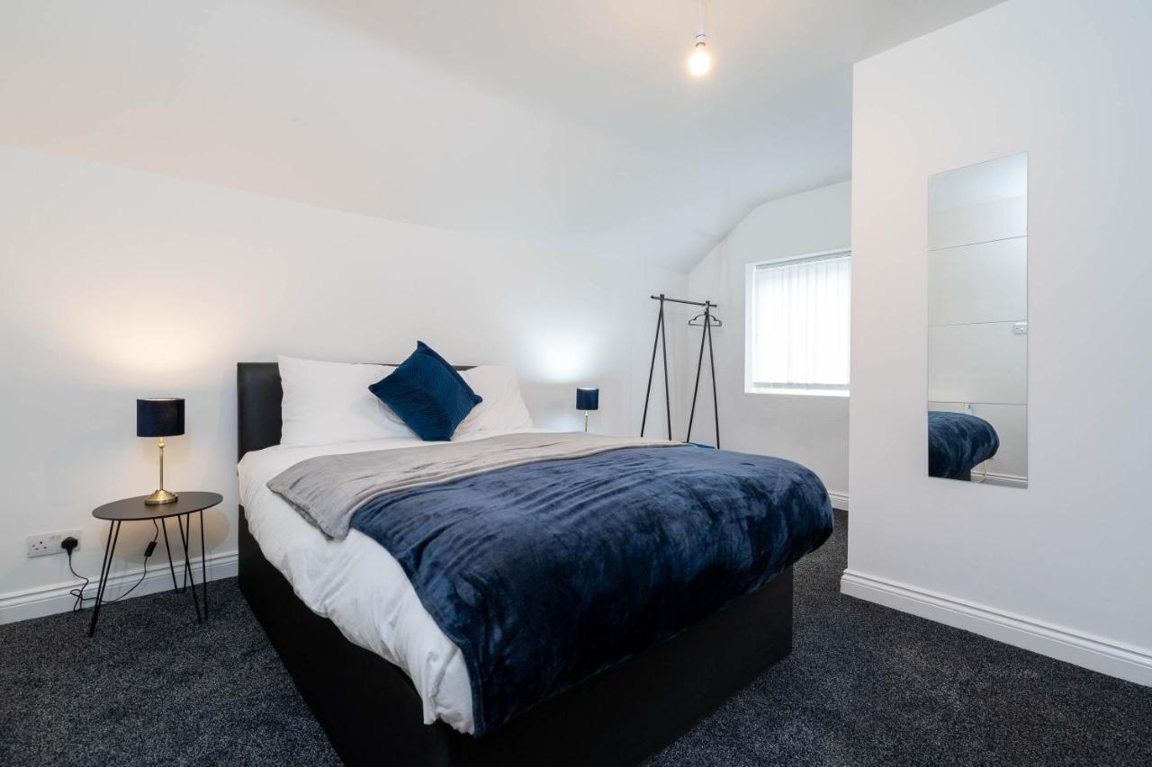 Three Bedroom Apartment- One Choice Stays Serviced Accommodation- Jewellery Quarter Бірмінгем Екстер'єр фото