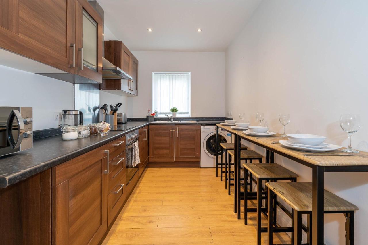 Three Bedroom Apartment- One Choice Stays Serviced Accommodation- Jewellery Quarter Бірмінгем Екстер'єр фото